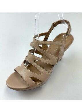 Naturalizer Pressley neutral bone cutout leather platform sandal heels Size 7.5N